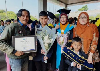 Cerita Sri Yusriani Raih Mahasiswa Terbaik UT Meski Harus PJJ dari Denmark