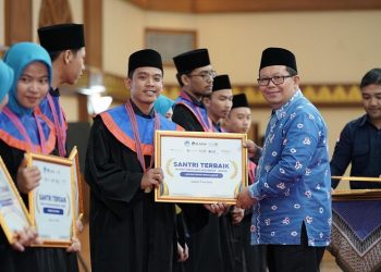 Cetak Generasi Unggul, LAZ Al Azhar Lepas 211 Santri RGI