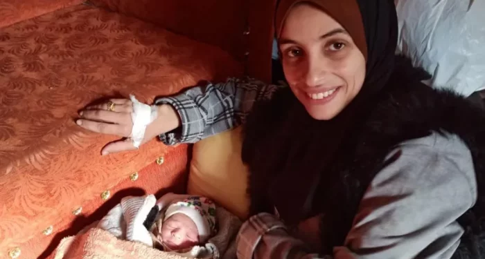 Kelahiran Traumatis di Gaza, Ibu yang Melahirkan di Jalan