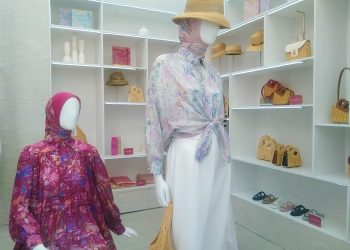 Gelar Tropical Paradise Pop Up Store, Buttonscarves ciptakan pengalaman unik Fashion dan Experience di Dua Negara.