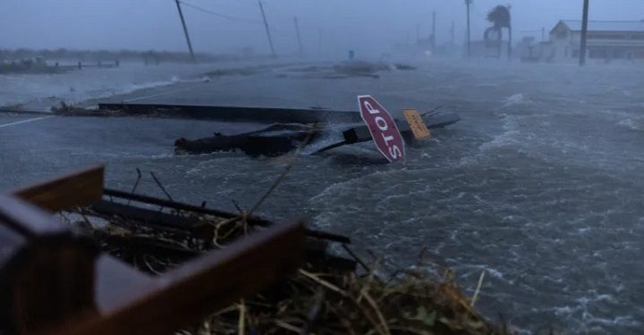 Industri Energi Texas Sedang Mengevaluasi Dampak dari Badai Beryl