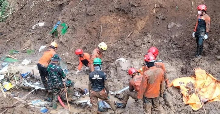 23 Orang Meninggal Setelah Tanah Longsor di Pulau Sulawesi