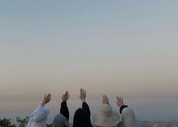 Beramal untuk Mendapatkan Cinta Manusia