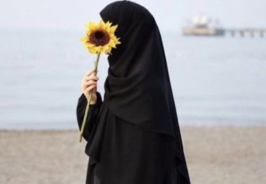 Bolehkah Terbuka Aurat Muslimah di Hadapan Wanita Non Muslimah