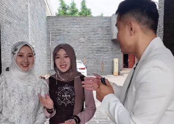 Sukses Miliki 200 Agen, Dua Wanita Muslim Asal Yunnan Dirikan Pabrik Hijab di China