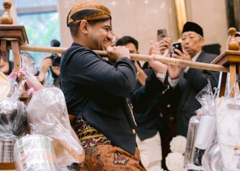 Potret Gagah Fadil Jaidi di Pernikahan Sahabatnya