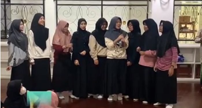 Hari Terakhir, SMA JISc Laksanakan MPLS Mabit Bersama Mam Fifi