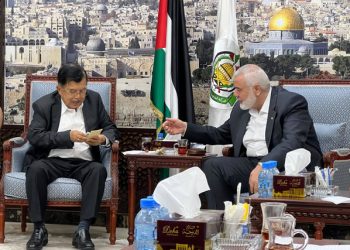 Ketika JK Berdiskusi dengan Tokoh Hamas di Qatar