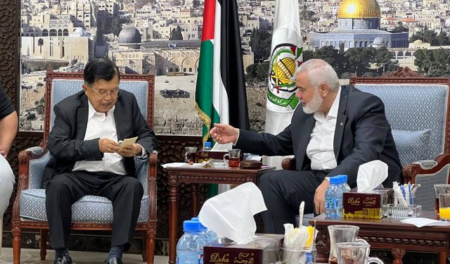Ketika JK Berdiskusi dengan Tokoh Hamas di Qatar