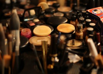 Cara Membersihkan Wajah Dengan Tepat