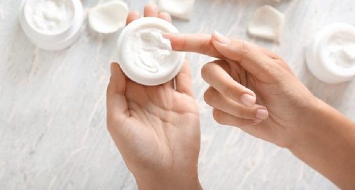 Sering Berada dalam Ruangan Ber-AC, Berikut Tips Mencegah Kulit Kering