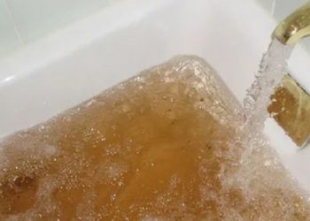 Ciri-Ciri Air yang Tidak Sehat untuk Kesehatan Kulit