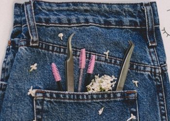 Cara Mencabut Alis Dengan Aman dan Tepat