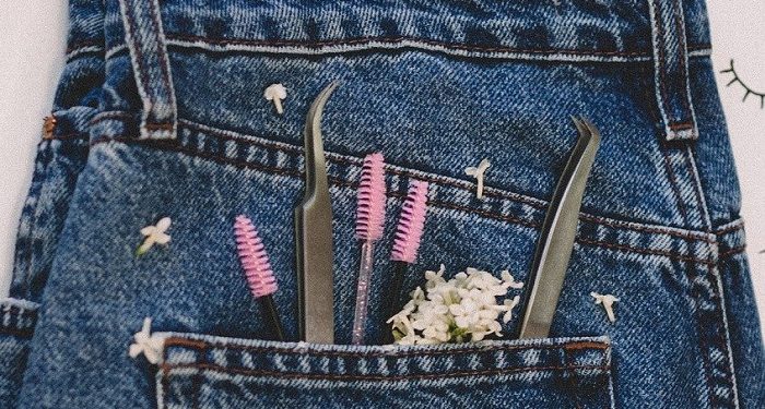 Cara Mencabut Alis Dengan Aman dan Tepat