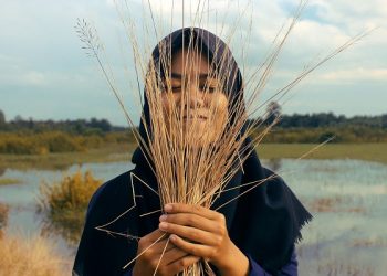 Fakta Perempuan Lebih Suka Pakai Hijab Berwarna Hitam