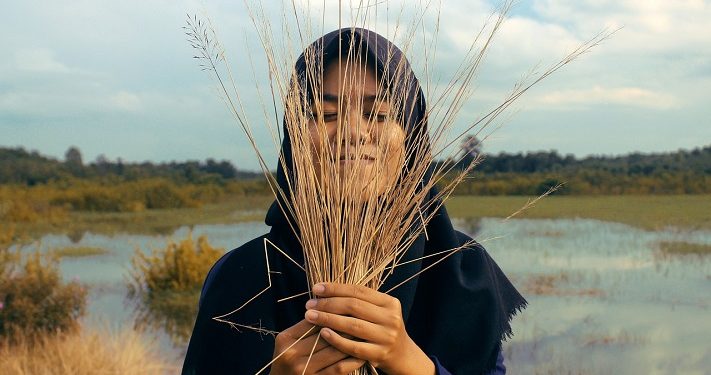 Fakta Perempuan Lebih Suka Pakai Hijab Berwarna Hitam