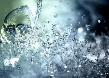 Manfaat Minum Air Putih Setelah Bangun Tidur untuk Kulit