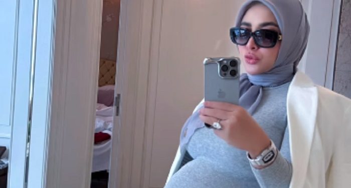 Potret Syahrini yang Memasuki Usia Kehamilan Sembilan Bulan
