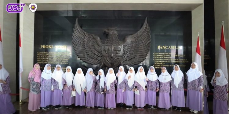 Siswa Kelas 5 SD JISc Bertamasya ke Bogor yang Bertemakan We Are on Fire To Be Are Future Leader