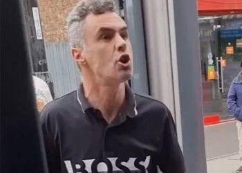 Pria Inggris Meludahi Sopir Bus Muslim Dijebloskan ke Penjara