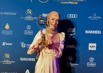 Freestyler Sepak Bola, Maymi Asgari Dapat Penghargaan di Depan Sang Idola