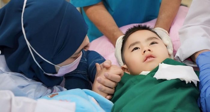 Putra Oki Setiana Dewi Mengidap Penyakit Prader Willi Syndrome
