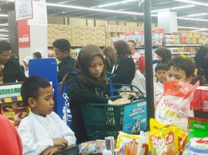 Belanja Bareng Yatim Perguruan Diponegoro x Dompet Dhuafa 