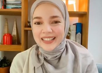 Dewi Sandra Ceritakan Perjalanan Hijrahnya di Festival Tahun Baru Islam Salimah