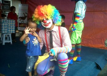 Di Balik Senyum Badut