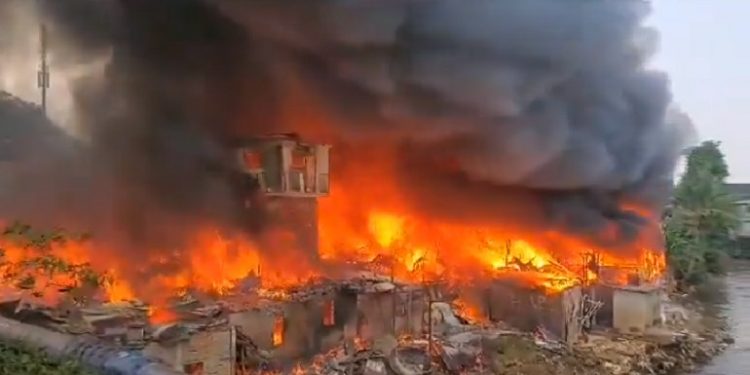 3000 Jiwa Terdampak Akibat Kebakaran Manggarai yang Diduga dari Korsleting Listrik Charger Handphone