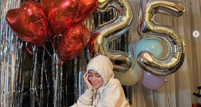 Dapat Kejutan Tengah Malam, Beberapa Potret Lesti Kejora di Hari Ulang Tahunnya