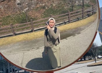 Terlihat Stylish, Inspirasi Outfit Kuliah dari Xaviera Putri