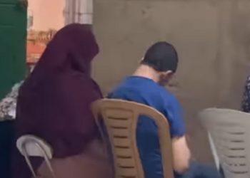 Zaskia Adya Mecca Dibuat Iri Melihat Ibu dan Anak Berkebutuhan Khusus Sholat Berjamaah di Masjid Qiblatain