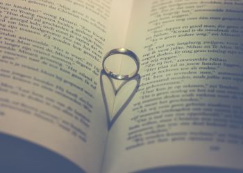 Hukum Menikah Agar Ibu Senang