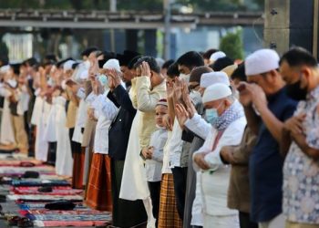 Hukum Membaca Al-Qur'an dengan Jahr Bagi Makmum