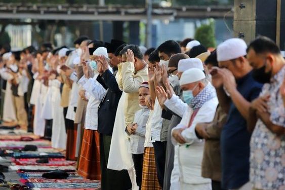 Hukum Membaca Al-Qur'an dengan Jahr Bagi Makmum