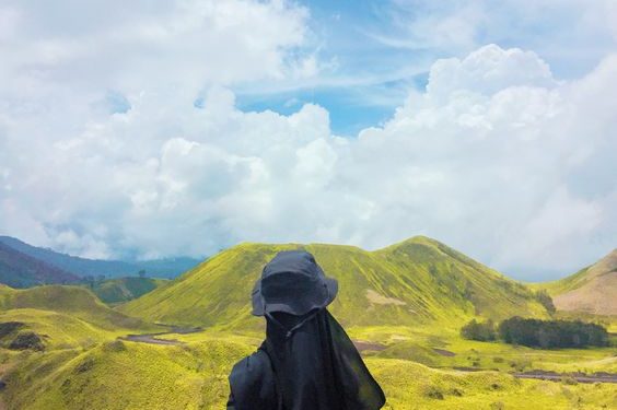 Hubungan Antara Prasangka dengan Syariah