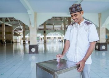 Menampakkan dan Menyembunyikan Amal Saleh, Keduanya Mulia