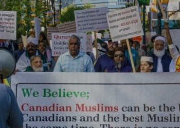 Anggota Komunitas Muslim Calgary Adakan Parade Perdamaian
