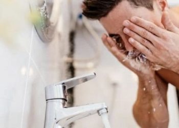 Wajah bisa Bersih jika Cuci Muka hanya dengan Air? Simak Faktanya Berikut