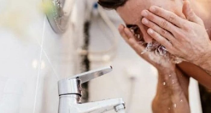Wajah bisa Bersih jika Cuci Muka hanya dengan Air? Simak Faktanya Berikut