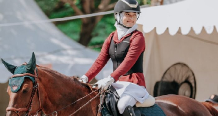 Style Aisha Hakim Saat Berkuda di Pekan Olahraga Nasional 2024 Aceh-Sumut