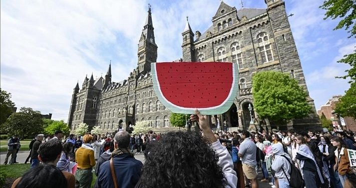 Sekelompok Pengunjuk Rasa Lakukan Aksi Solidaritas Pro Palestina di Universitas Georgetown AS