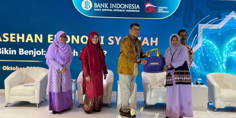 Gelar Sarasehan di ISEF, Salimah Kuatkan Ekonomi Syariah