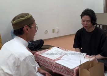 Asli Jepang dan Belajar di Indonesia, Pria Ini Akhirnya Memeluk Agama Islam