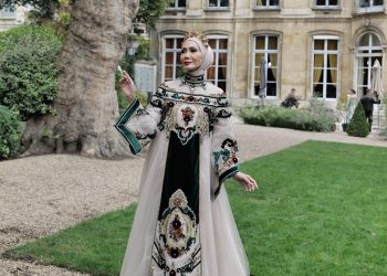 Ayu Dyah Andari Bawakan Koleksi Taman Mawar Abadi dalam Paris Fashion Week