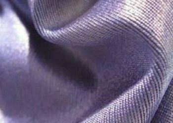 Simak Lima Jenis Kain yang Tidak Menyerap Keringat