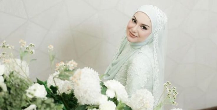 Cantik Luar Dalam, Irish Bella Tampil Memikat di Hari Pernikahannya