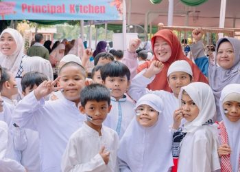 Principal Kitchen Mam Fifi Selalu Hadir Sebagai Bentuk Cinta pada Anak-Anak JISc