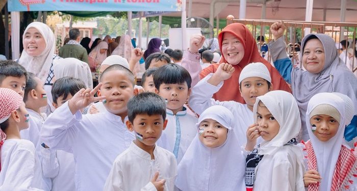 Principal Kitchen Mam Fifi Selalu Hadir Sebagai Bentuk Cinta pada Anak-Anak JISc